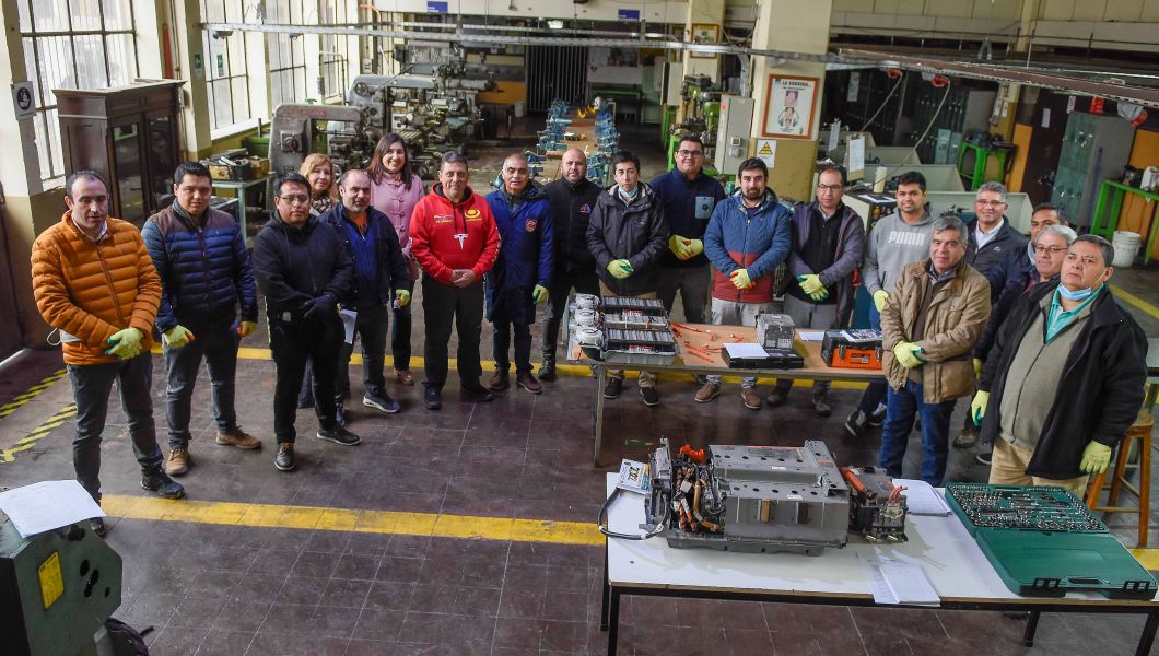 Profesores de  Mecánica Automotriz se capacitan en electromovilidad