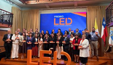 Premio LED 2026 celebr&oacute; a 30 directores por su aporte a las comunidades educativas